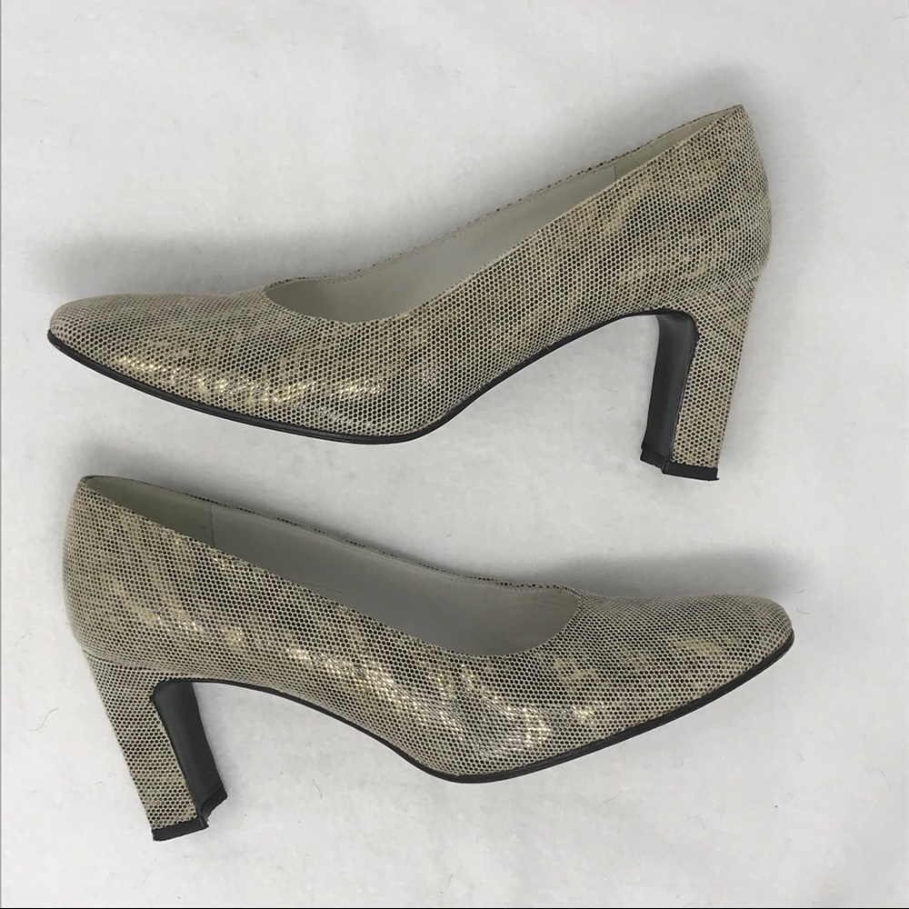 Stuart Weitzman Mid Heel Leather Slip On Pump Size 7 - Picture 3 of 8